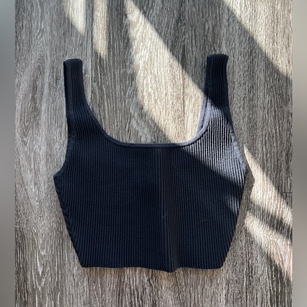 Aritzia Babaton Sculpt Knit tops - Picture 3 of 10